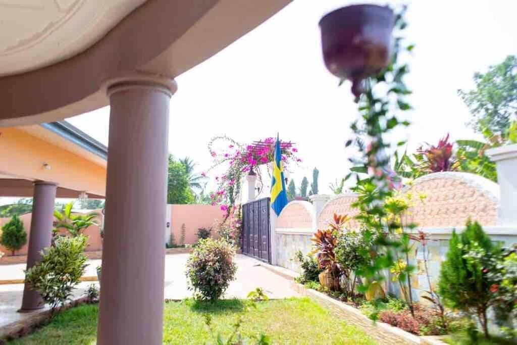 Nana Adu Guest House Koforidua Exterior foto