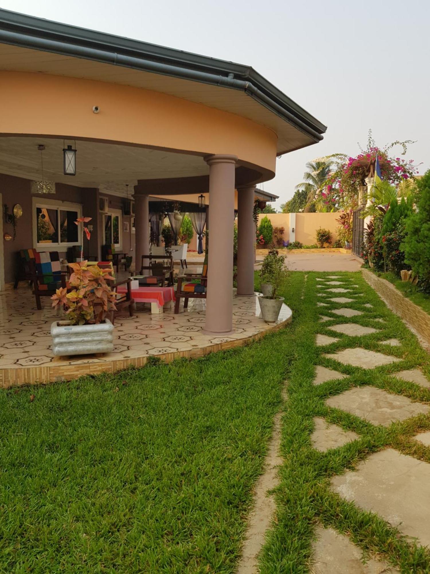 Nana Adu Guest House Koforidua Exterior foto