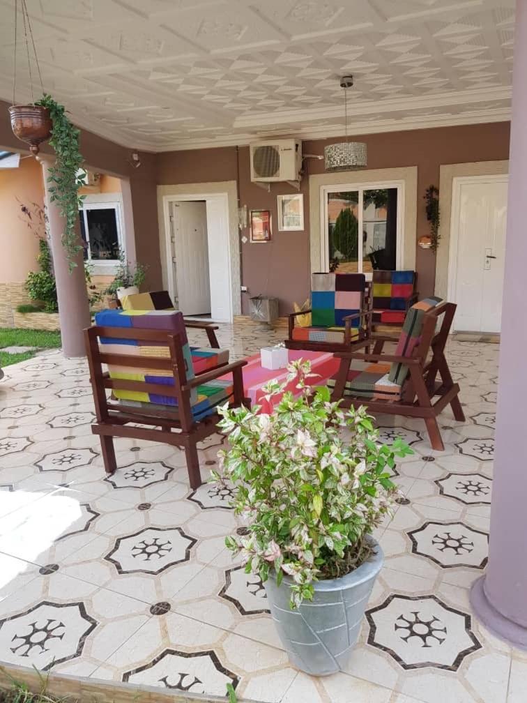 Nana Adu Guest House Koforidua Exterior foto