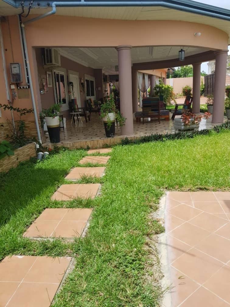 Nana Adu Guest House Koforidua Exterior foto